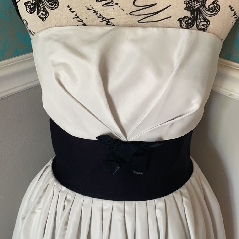 Glamorous strapless Hollywood style dress w tulle underlay size 7